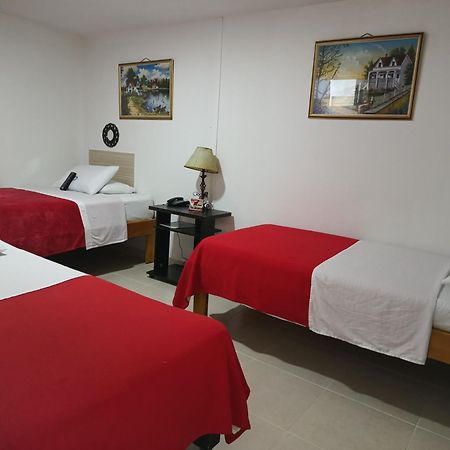 Hotel Mirador Plaza Pereira Bagian luar foto