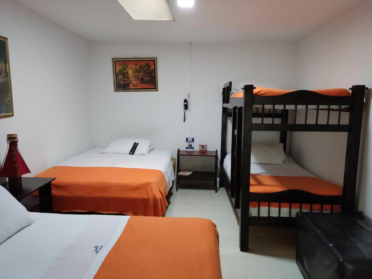 Hotel Mirador Plaza Pereira Bagian luar foto
