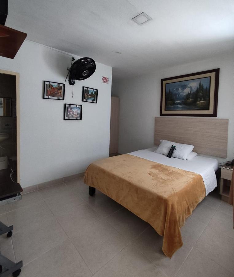 Hotel Mirador Plaza Pereira Bagian luar foto