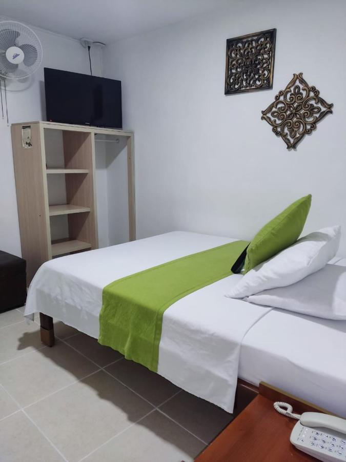 Hotel Mirador Plaza Pereira Bagian luar foto