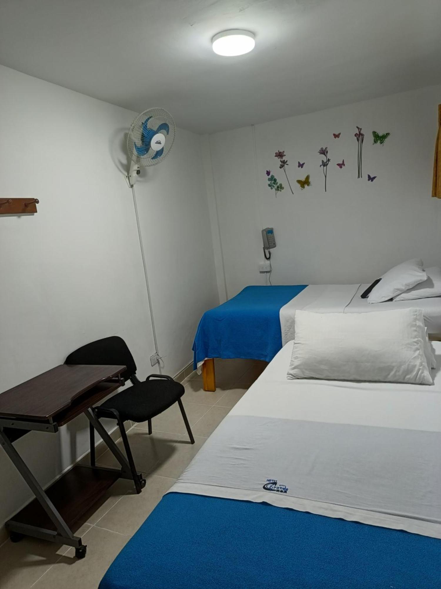 Hotel Mirador Plaza Pereira Bagian luar foto
