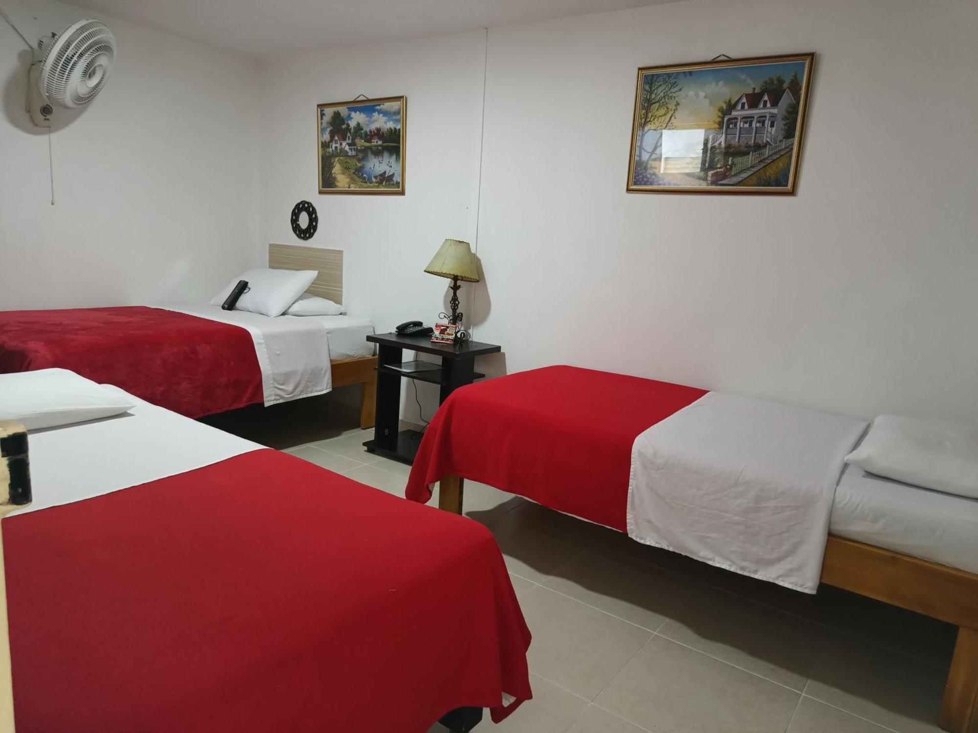 Hotel Mirador Plaza Pereira Bagian luar foto